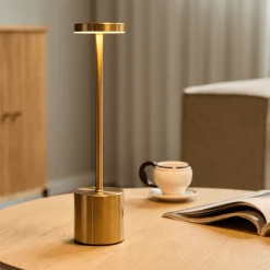 Elvis LED bordlampe guld