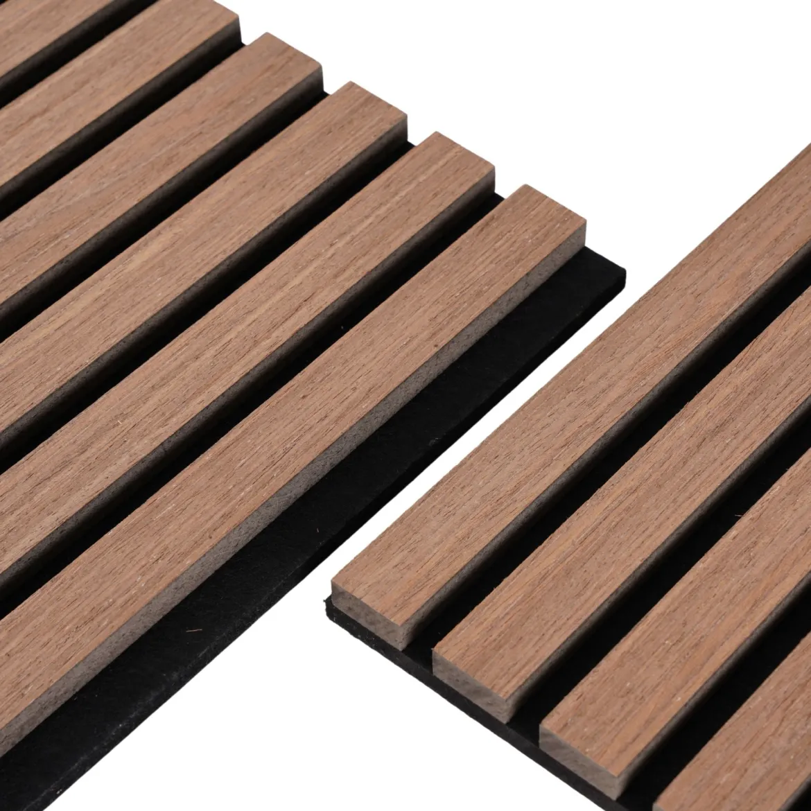 Fleksibel akustikpanel i røget egetræsfiner 2600x520x18 mm