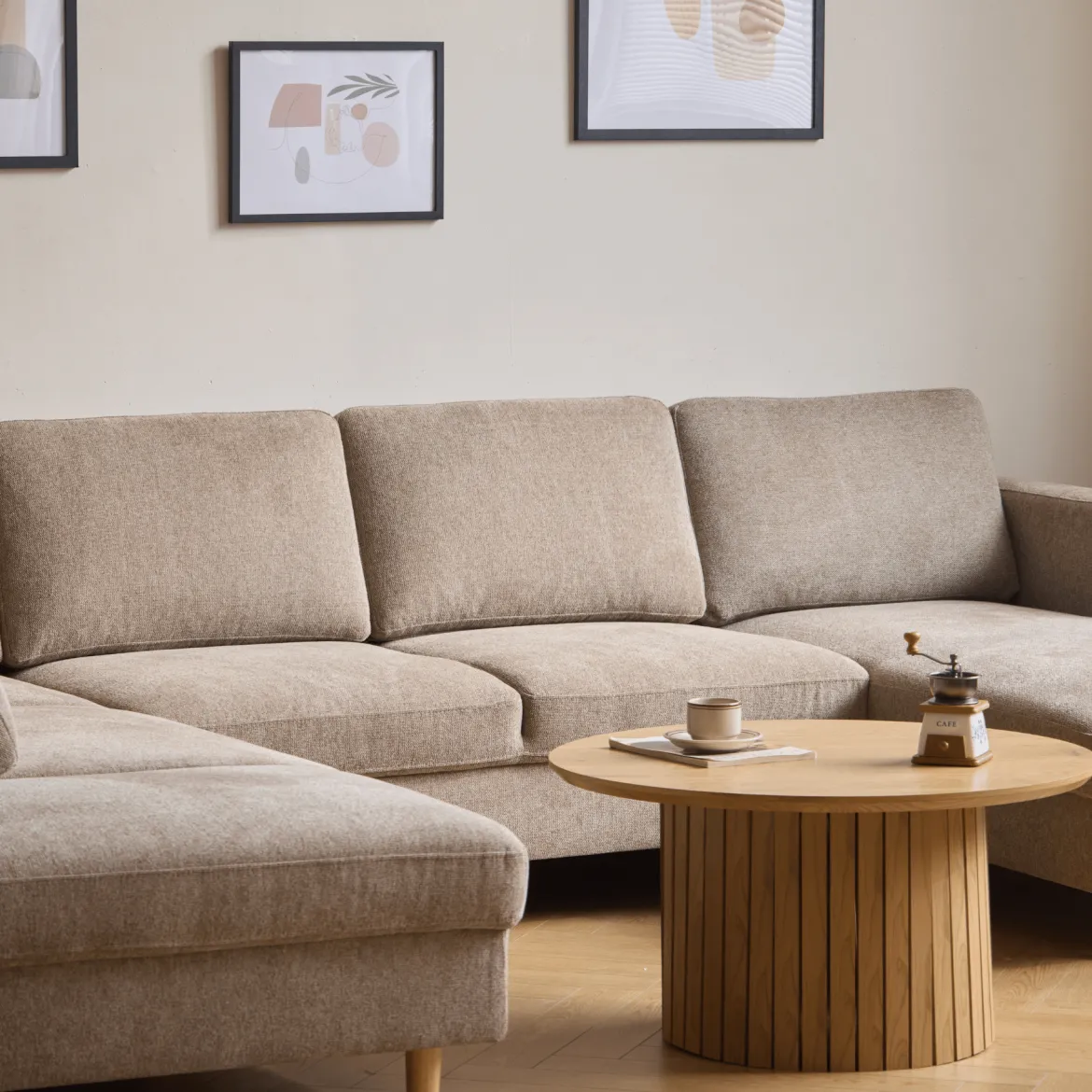 Jennifer højrevendt u-sofa i sand med chaiselong - L: 300 x D: 208 x H: 82 cm