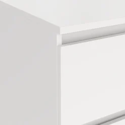Maise kommode H:114 x B:65 x D:41 cm med 5 skuffer i hvid