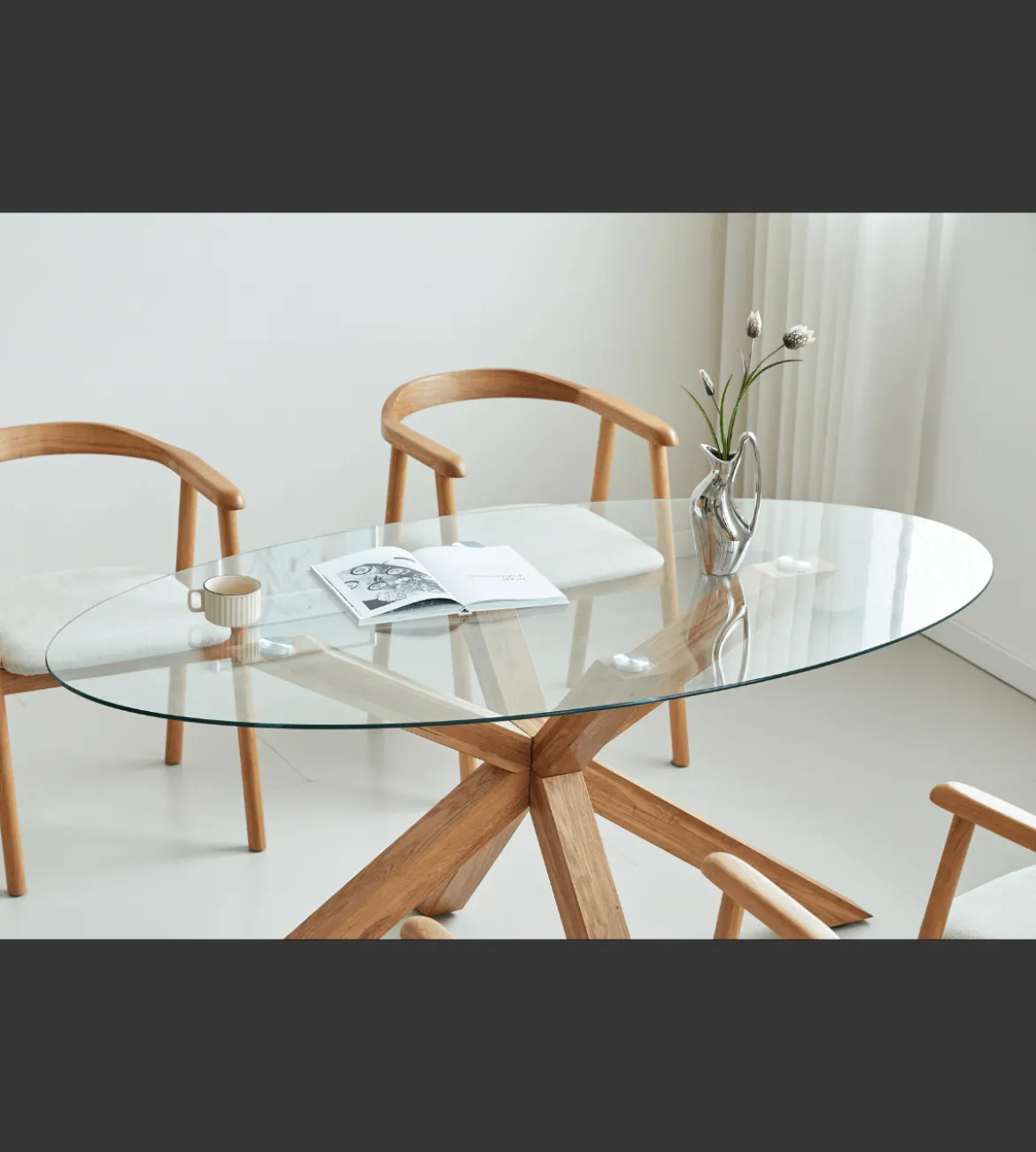 Sidney - Glas spisebord med ben i massiv egetræ 175x90 cm